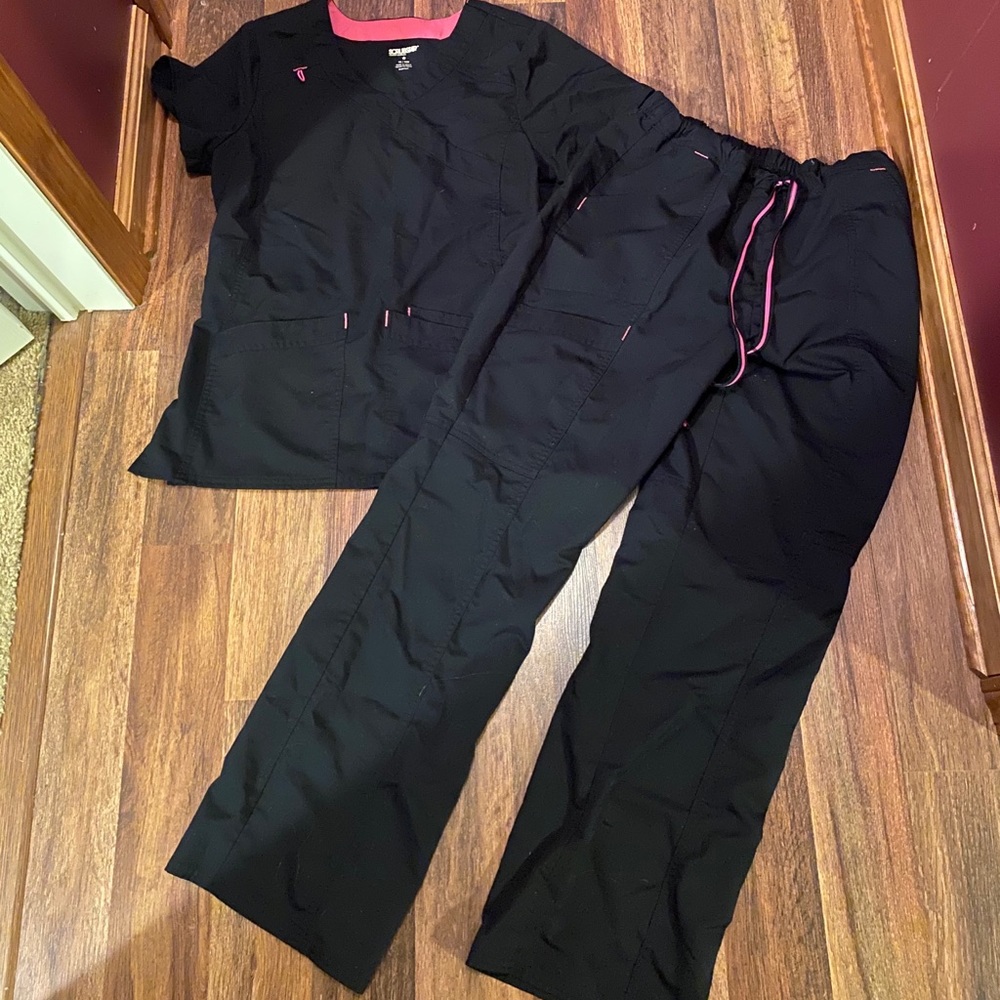 Black and pink scrub set